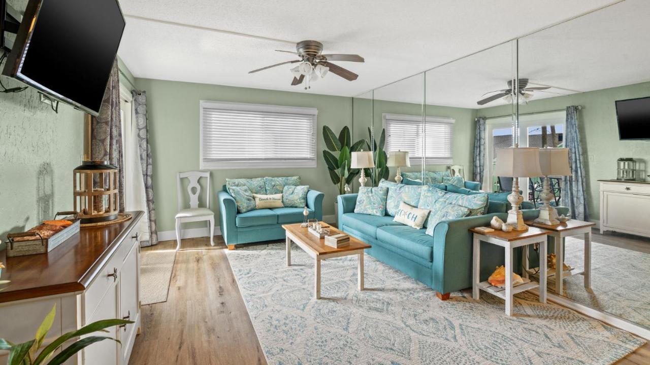 Regency Towers 304 - Gulf Front, Sunset Views, Pool, Hot Tub, Tiki Hut & More!