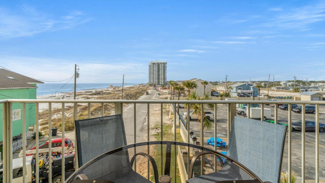 Regency Towers 304 - Gulf Front, Sunset Views, Pool, Hot Tub, Tiki Hut & More! Aparthotel