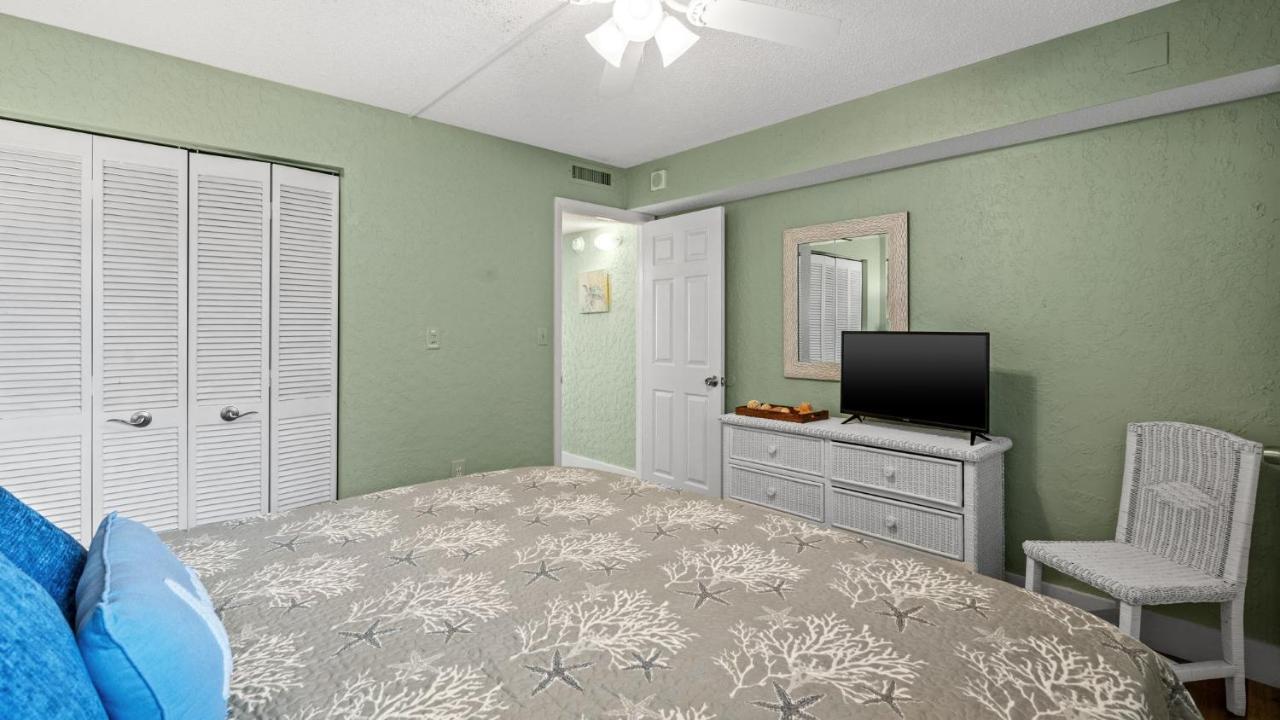 Regency Towers 304 - Gulf Front, Sunset Views, Pool, Hot Tub, Tiki Hut & More! * Panama City Beach